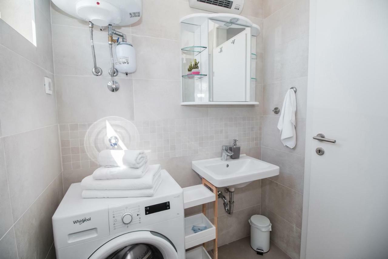 Apartment Hera With Balcony And Free Parking Zadar Exterior photo