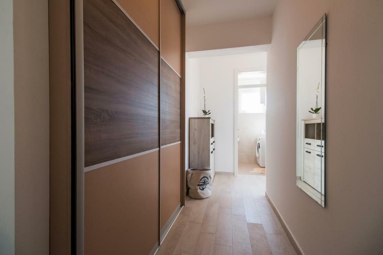 Apartment Hera With Balcony And Free Parking Zadar Exterior photo