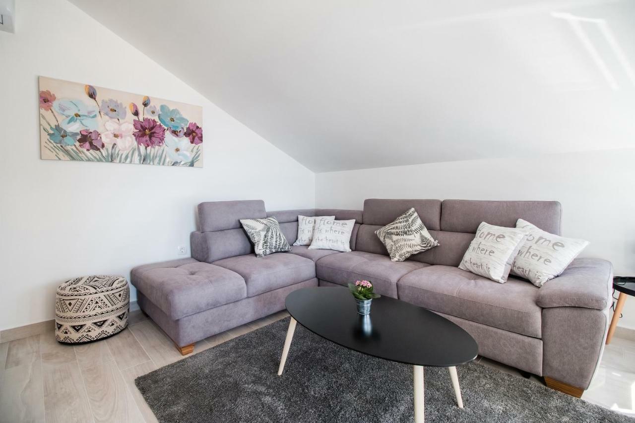 Apartment Hera With Balcony And Free Parking Zadar Exterior photo
