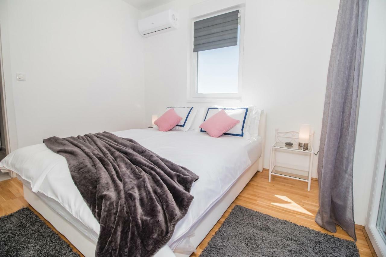 Apartment Hera With Balcony And Free Parking Zadar Exterior photo