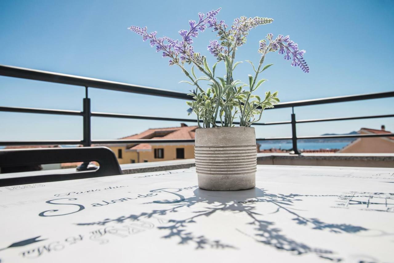 Apartment Hera With Balcony And Free Parking Zadar Exterior photo