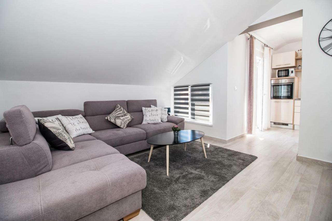 Apartment Hera With Balcony And Free Parking Zadar Exterior photo